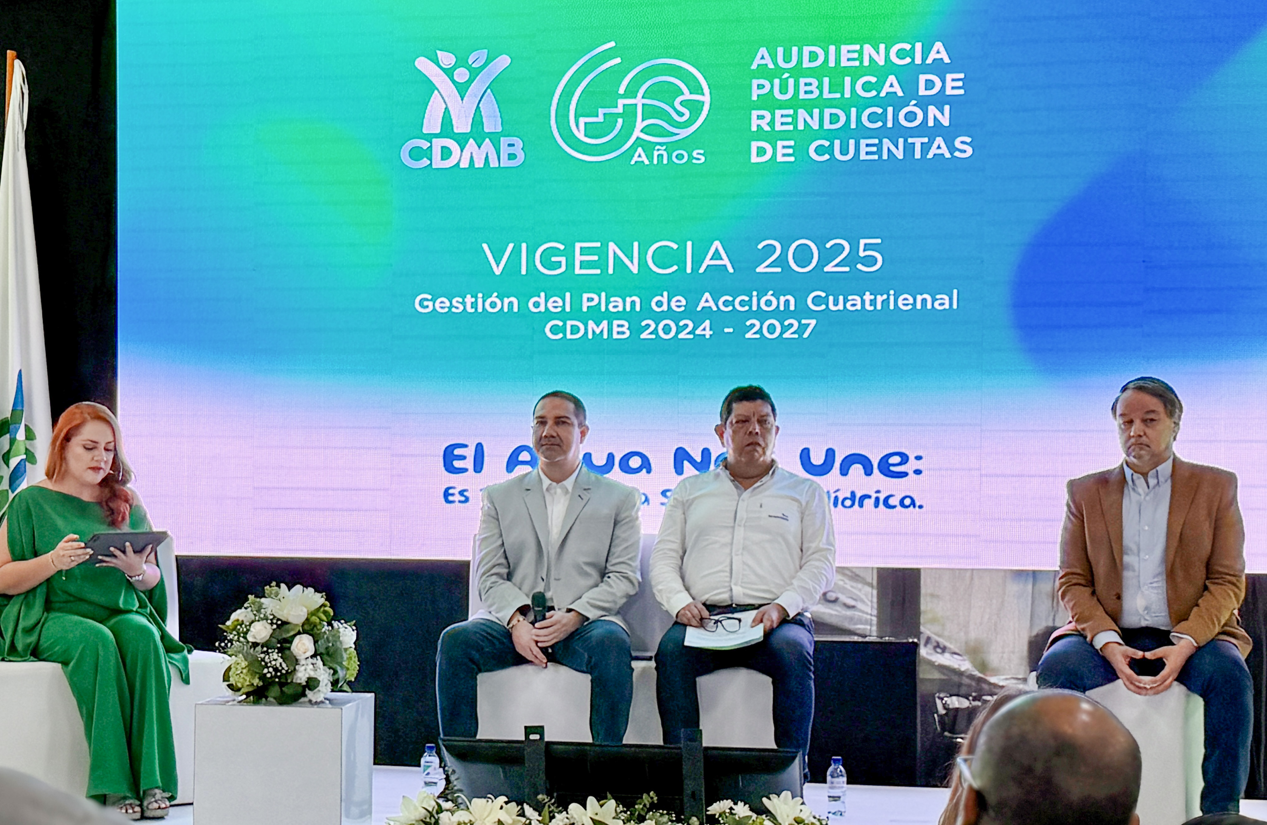  Liderazgo ambiental premiado: Juan Carlos Reyes Nova es condecorado en el marco de la Audiencia Pública - CDMB 2025.